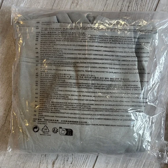 NEVER USED! H&M Disney Hoodie - Picture 3 of 3